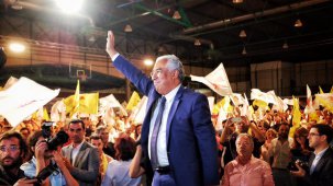 Costa diz que coligação PSD/CDS está na "prisão" por "trair" eleitores