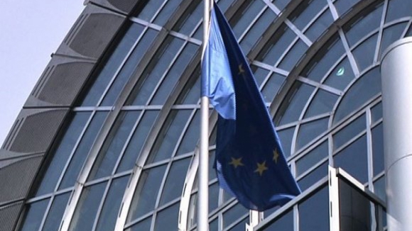 Bruxelas recomenda encerramento de cinco procedimentos de défice excessivo