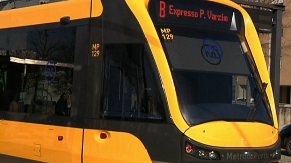 Metro do Porto com prejuízos superiores a 491 milhões de euros em 2012