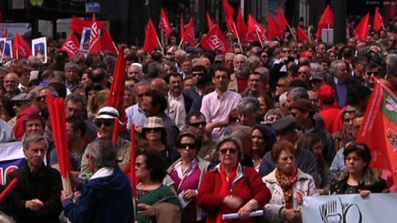 Milhares de pessoas atravessaram o Douro na manifestação da CGTP no Porto