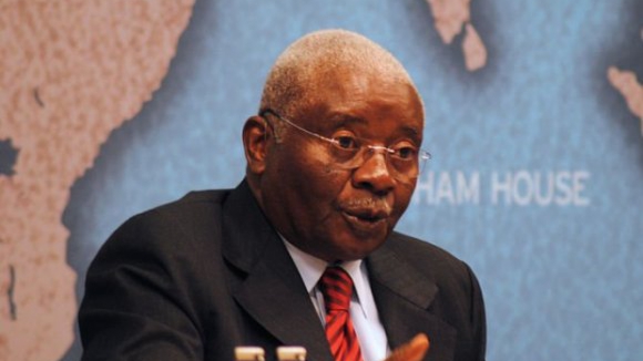 Guebuza diz que a paz em Moçambique está ameaçada e apela ao diálogo