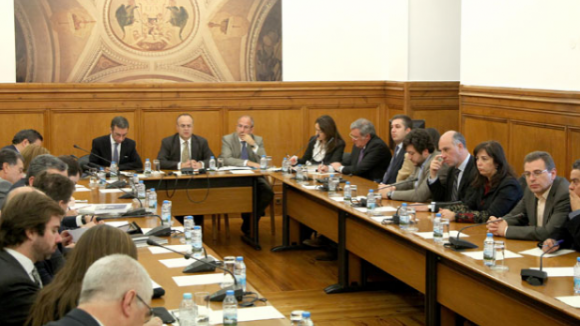 Autarca de Viana quer comissão de inquérito parlamentar sobre estaleiros