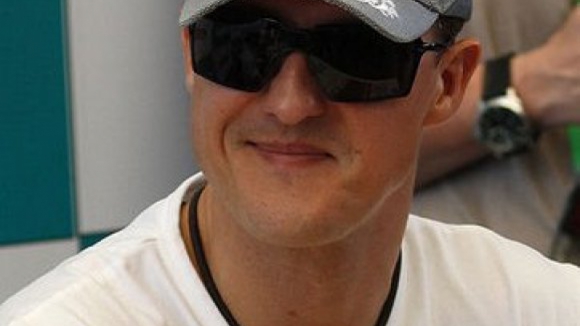 Schumacher continua em estado "crítico", mas "estável"
