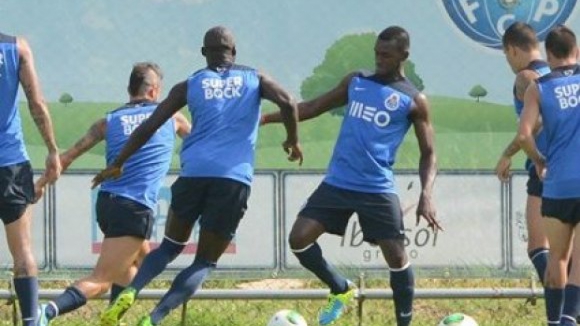 Quiñones continua a integrar preparação do FC Porto para a Luz