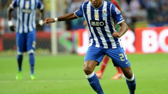 Alex Sandro e Ghilas recuperam e integram treino do FC Porto sem limitações