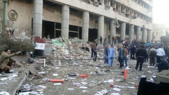 Terceira explosão de bomba ocorre na capital do Egipto