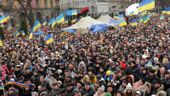 Líder da oposição ucraniana diz que edifícios administrativos vão continuar ocupados