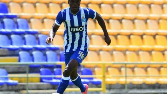 Entra Mikel e sai Kelvin para a recepção do FC Porto ao Estoril