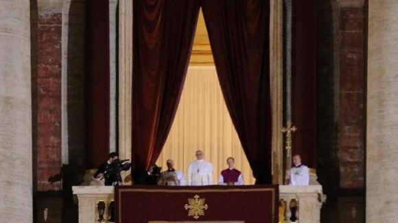 Papa condena luxo, dinheiro e poder na sua mensagem para a Quaresma