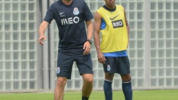 Alex Sandro, Mangala e Carlos Eduardo de regresso aos treinos no FC Porto