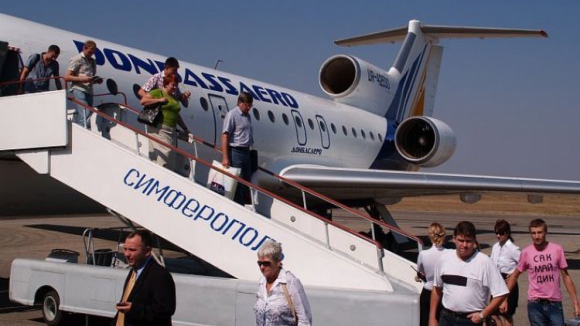 Autoridades ucranianas recuperam controlo de aeroportos na Crimeia
