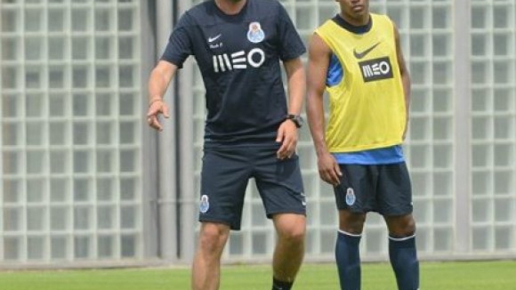 Varela e Jackson falham treino do FC Porto