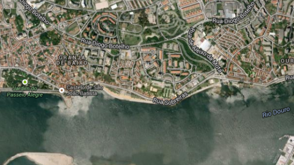 Câmara do Porto interdita circulação e acesso a bares de praia na marginal