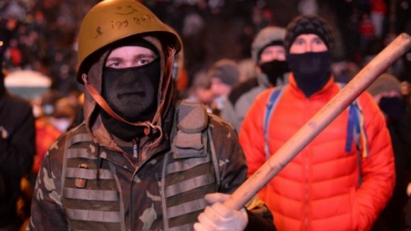 Manifestações acabam em confrontos na Crimeia