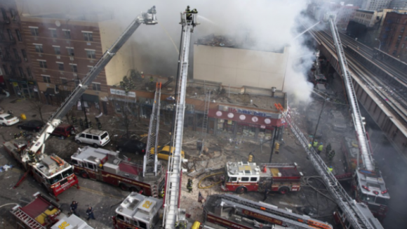 Fuga de gás originou desabamento de dois edifícios em Nova Iorque