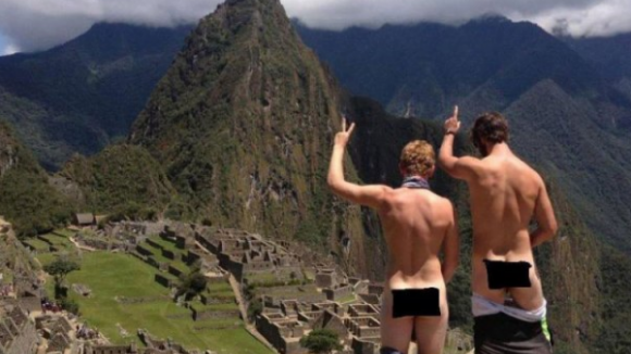 Detidos quatro turistas no Peru por tirarem fotos nus no Machu Picchu