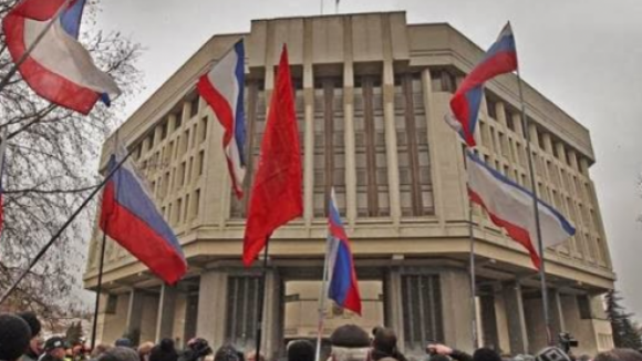 Parlamento da Crimeia pede oficialmente anexação à Rússia