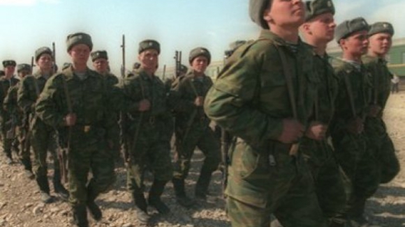 Forças russas invadiram base militar na Crimeia