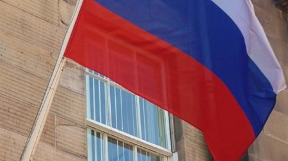 Bandeira russa hasteada nas unidades militares da Crimeia