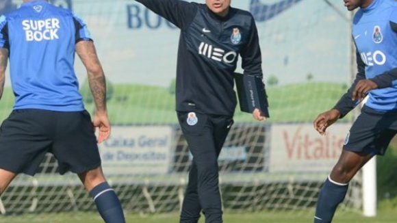 Maicon e Mangala condicionados no regresso do FC Porto aos treinos