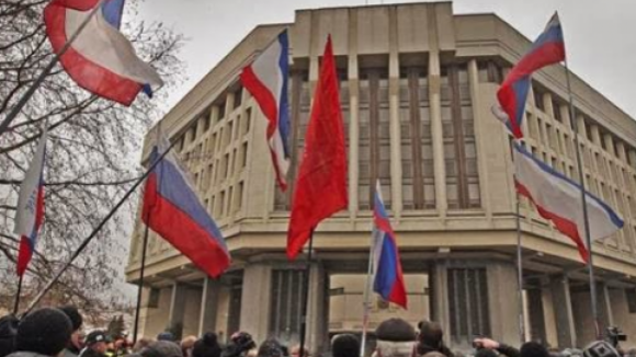 Manifestantes pró-russos proclamam Donetsk como independente da Ucrânia