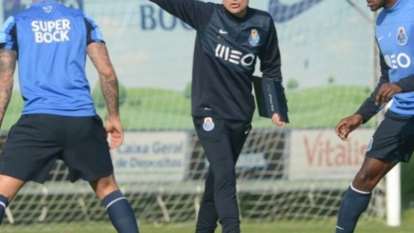 FC Porto prossegue preparação para o Benfica sem Varela e com "B" Rafa