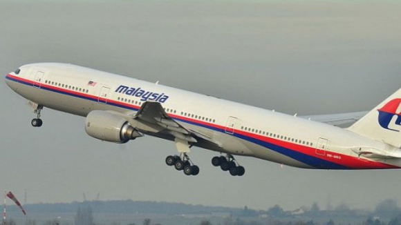 Termina busca aérea dos restos do avião desaparecido da Malaysia Airlines