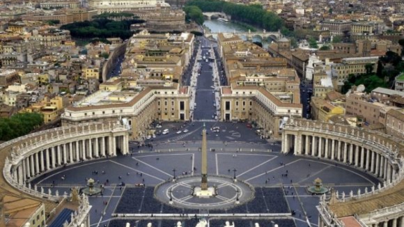 Vaticano investigou mais de 3 mil casos de abusos sexuais e afastou 848 padres numa década