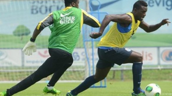Danilo, Varela e Mangala ainda condicionados no treino do FC Porto