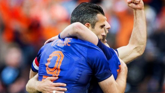 Holanda vence (1-0) Gana, com golo de Robin van Persie