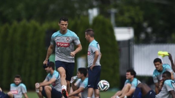 Ronaldo repete treino integrado e Pepe continua à margem