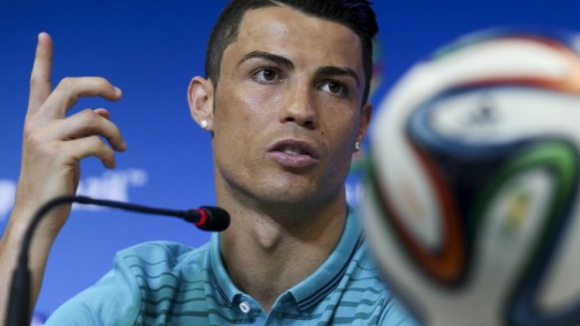 Cristiano Ronaldo iguala Simão, com 11.º jogo em Mundiais