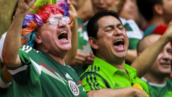 FIFA abre inquérito a conduta imprópria dos adeptos do México