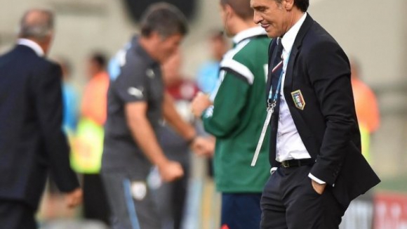 Cesare Prandelli assume culpa pela eliminação da Itália do Mundial2014 e demite-se