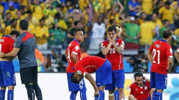 FIFA investiga confrontos entre equipas técnicas do Brasil e Chile