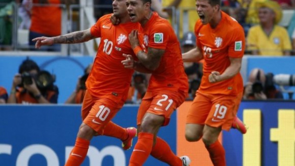 Holanda elimina México após reviravolta nos últimos minutos