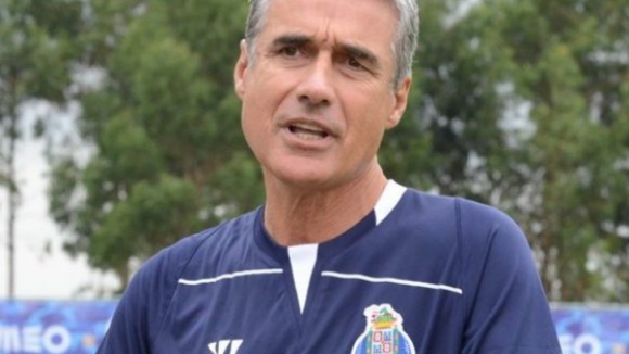 Luís Castro traça crescimento de jogadores como prioridade para o FC Porto B