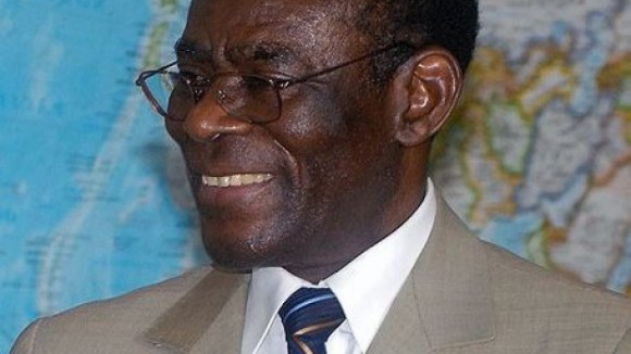 Guiné Equatorial anuncia adesão em várias línguas, menos em português