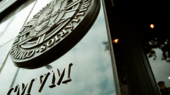 CMVM suspende negociação de vários instrumentos financeiros do BES