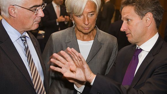Christine Lagarde acusada em caso de corrupção diz que não se demite do FMI