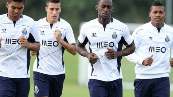 Alex Sandro e Casemiro integrados sem limitações no treino do FC Porto