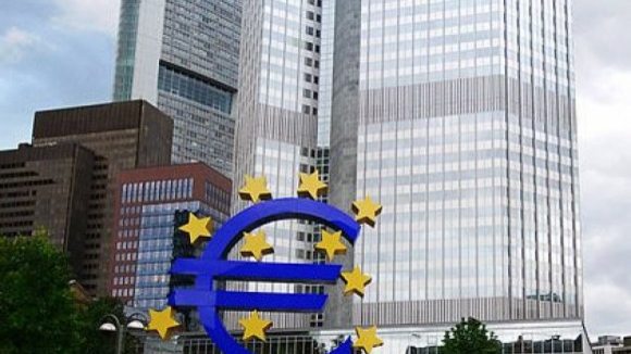 Standard and Poor's "ataca" política de cortes da zona euro
