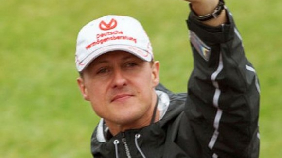 Médico diz que Schumacher faz progressos mas precisará de anos para recuperar