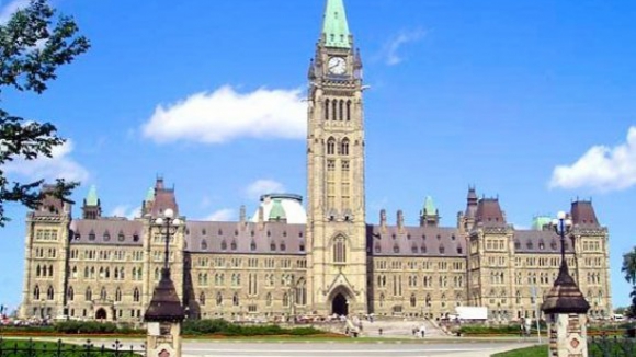 Polícia do Canadá relaciona atirador com "conhecido" acusado de terrorismo