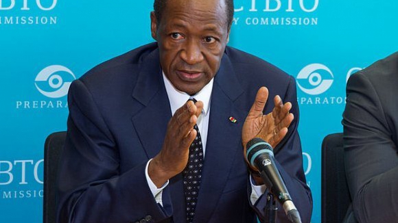 Presidente do Burkina Faso decreta estado de emergência