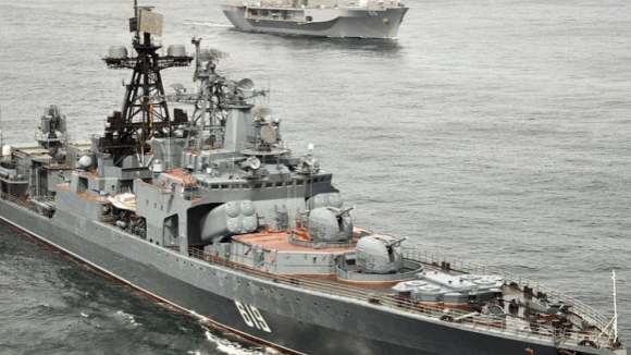 Navio russo escoltado para fora de águas portuguesas