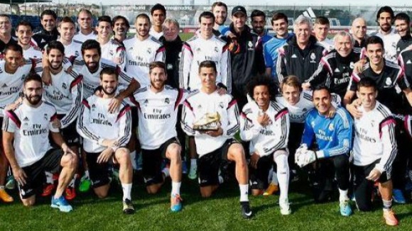 Cristiano partilha Bota de Ouro com colegas no treino do Real Madrid