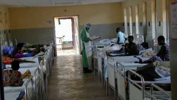 Banco Mundial diz que o Ébola vai mergulhar Serra Leoa e Guiné-Conacri na recessão