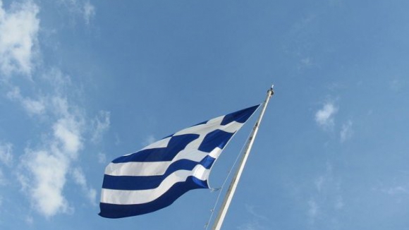 Bolsa de Atenas cai mais de 9% e juros da dívida disparam acima de 10%
