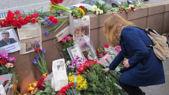 Um dos detidos em Moscovo confessa estar implicado no assassinato de Nemtsov